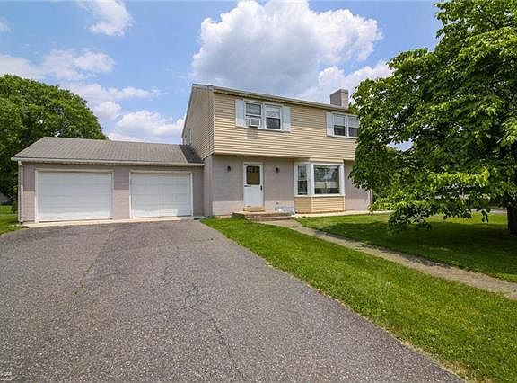 2nd image of 1600 Rosewood Dr