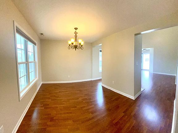 3rd image of 4005 Princess Amelia Ln