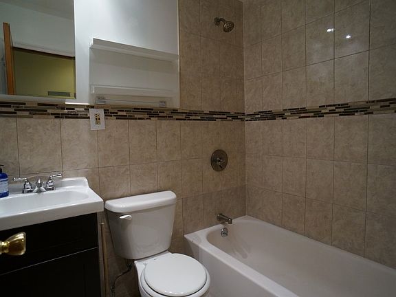 4th image of 435 Graham Ave #3R_EXRTS