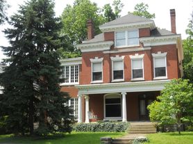 940 Cherokee Rd, Louisville, KY