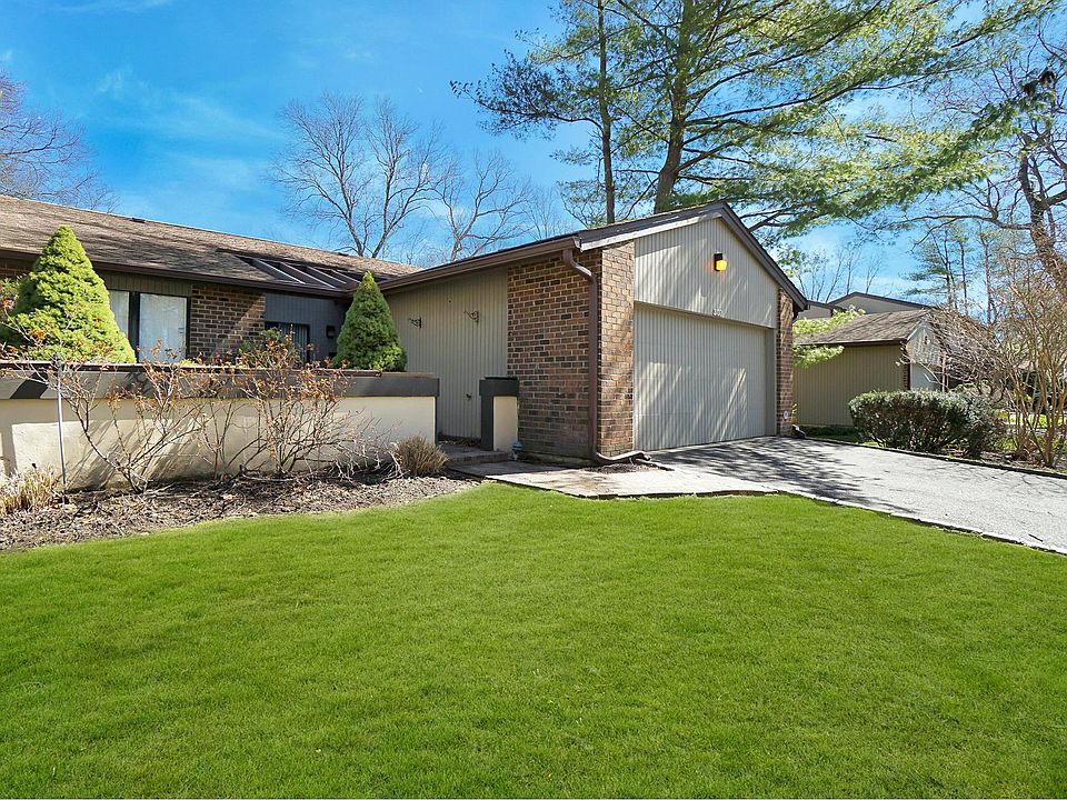1st image of 303 Vista Dr Unit 303