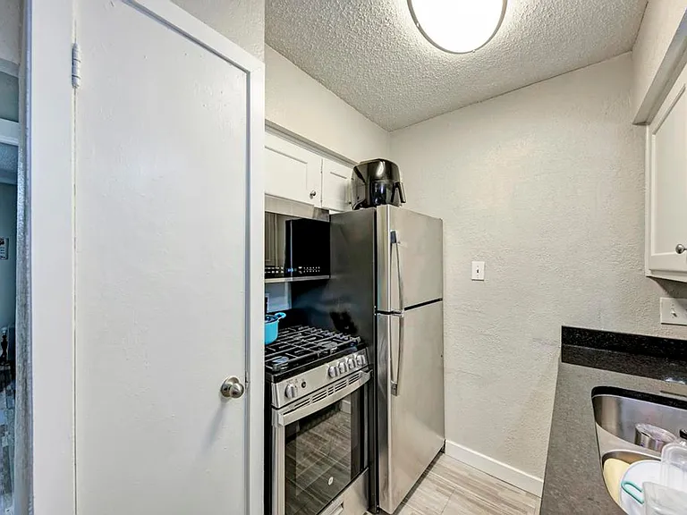 2401 Manor Rd #124 — Photo 18
