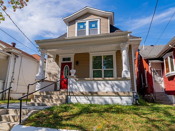 3rd image of 1216 S Jackson St
