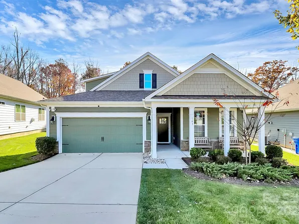 163 Hanks Bluff Dr, Mooresville, NC 28117