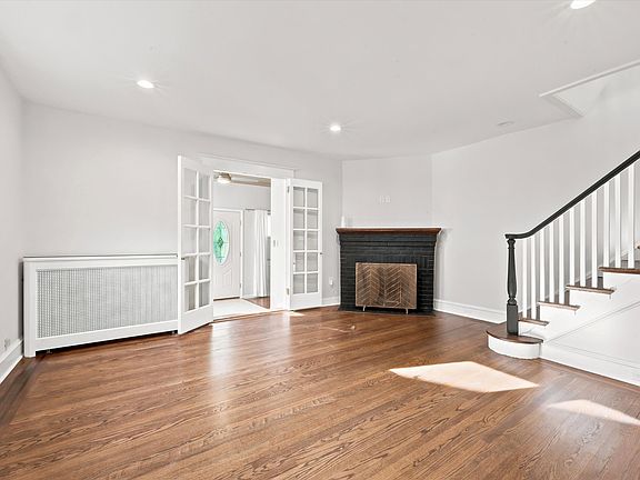 3rd image of 204 Harding Ave