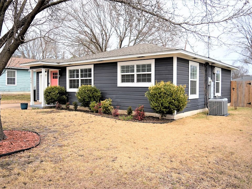 1st image of 104 N Lillis Ln