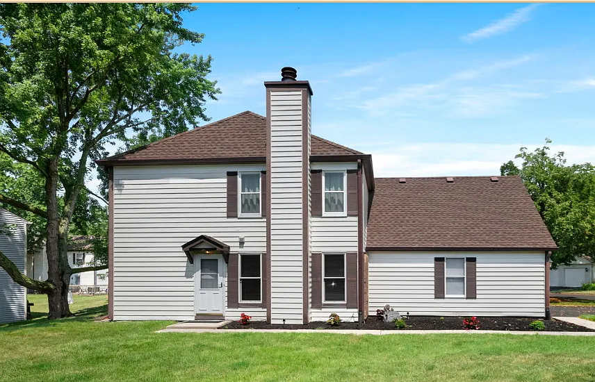 3 bed, 1.5 bath, 1232 sqft, $2,400 — Photo 1