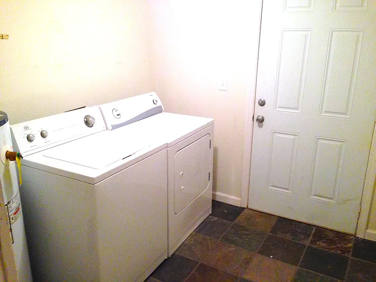 Sloan Cir SE — Photo 13