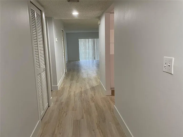 235 Lakeview Dr #102 — Photo 7