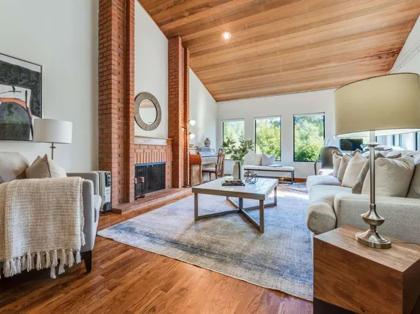 10675 Clubhouse Ln, Cupertino, CA 95014