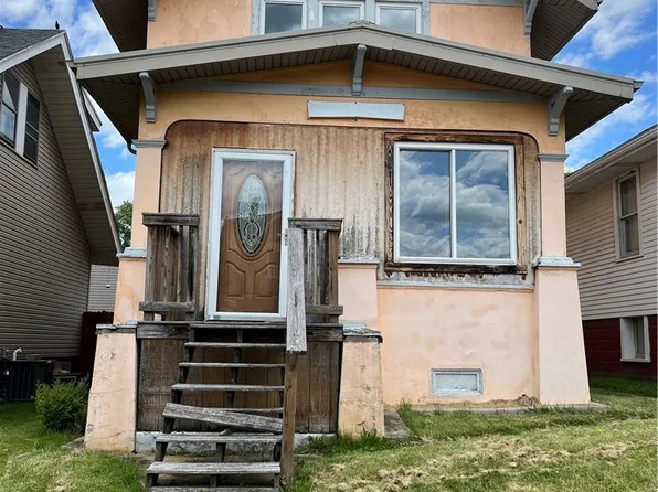 26 2nd St, Beech Bottom, WV 26030