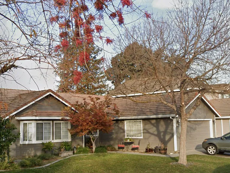 Fannell Dr — Photo 5