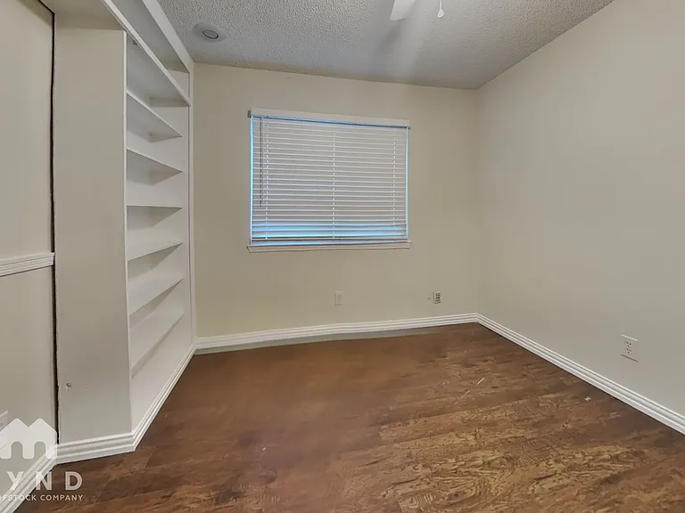 8704 Tigris Trl — Photo 15