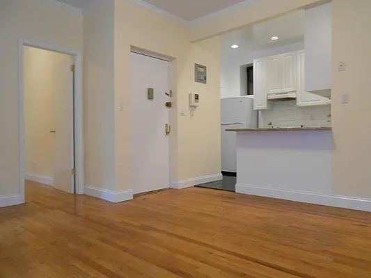 Rented by Keller Williams NYC | media 16