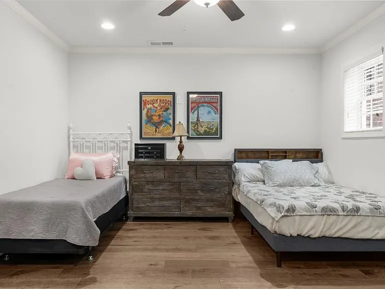 410 Rose Garden Ln — Photo 33