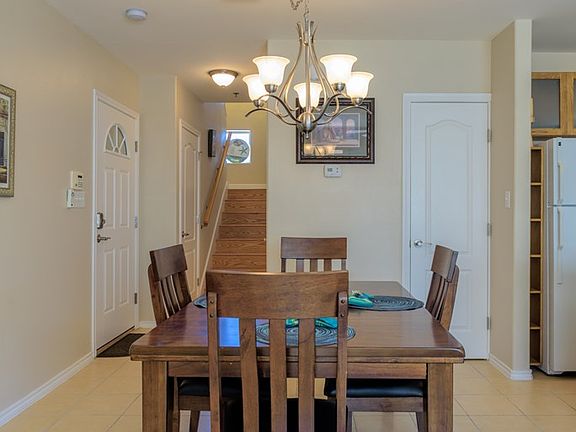 4th image of 107 E Ling St #108