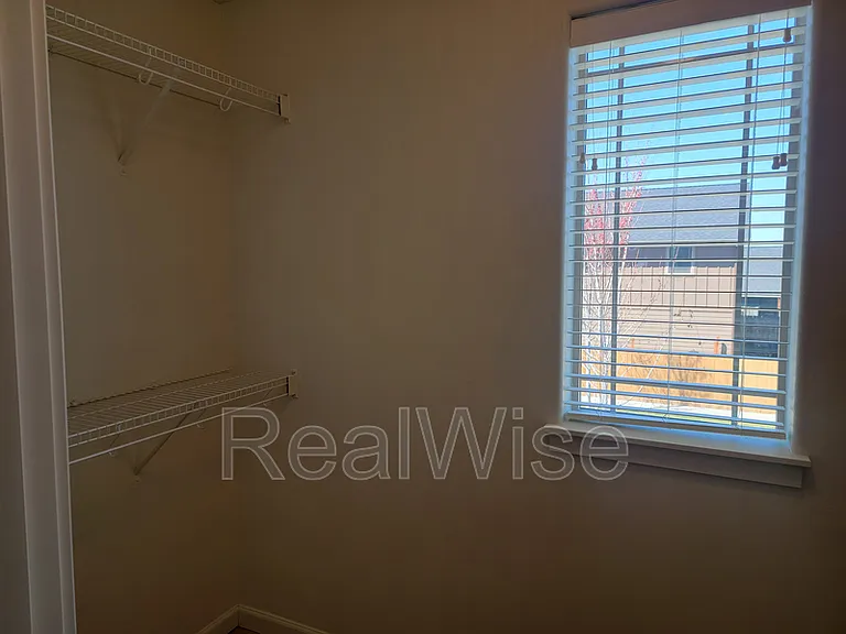 170 NW 30th St — Photo 11