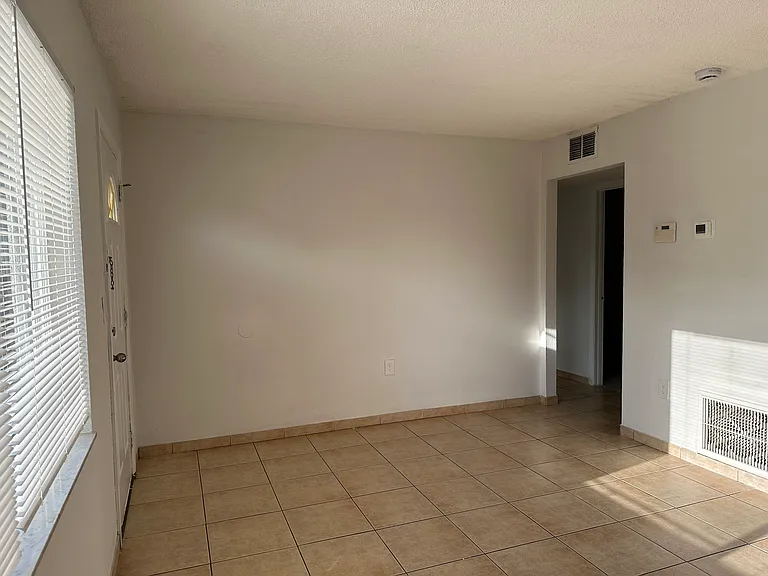 Open Living, Dining area