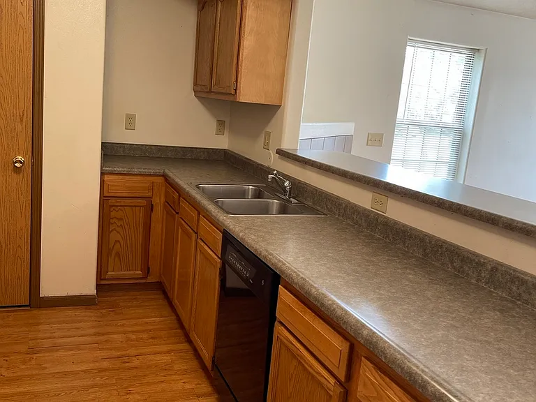 500 S Gilbert St #1S — Photo 3