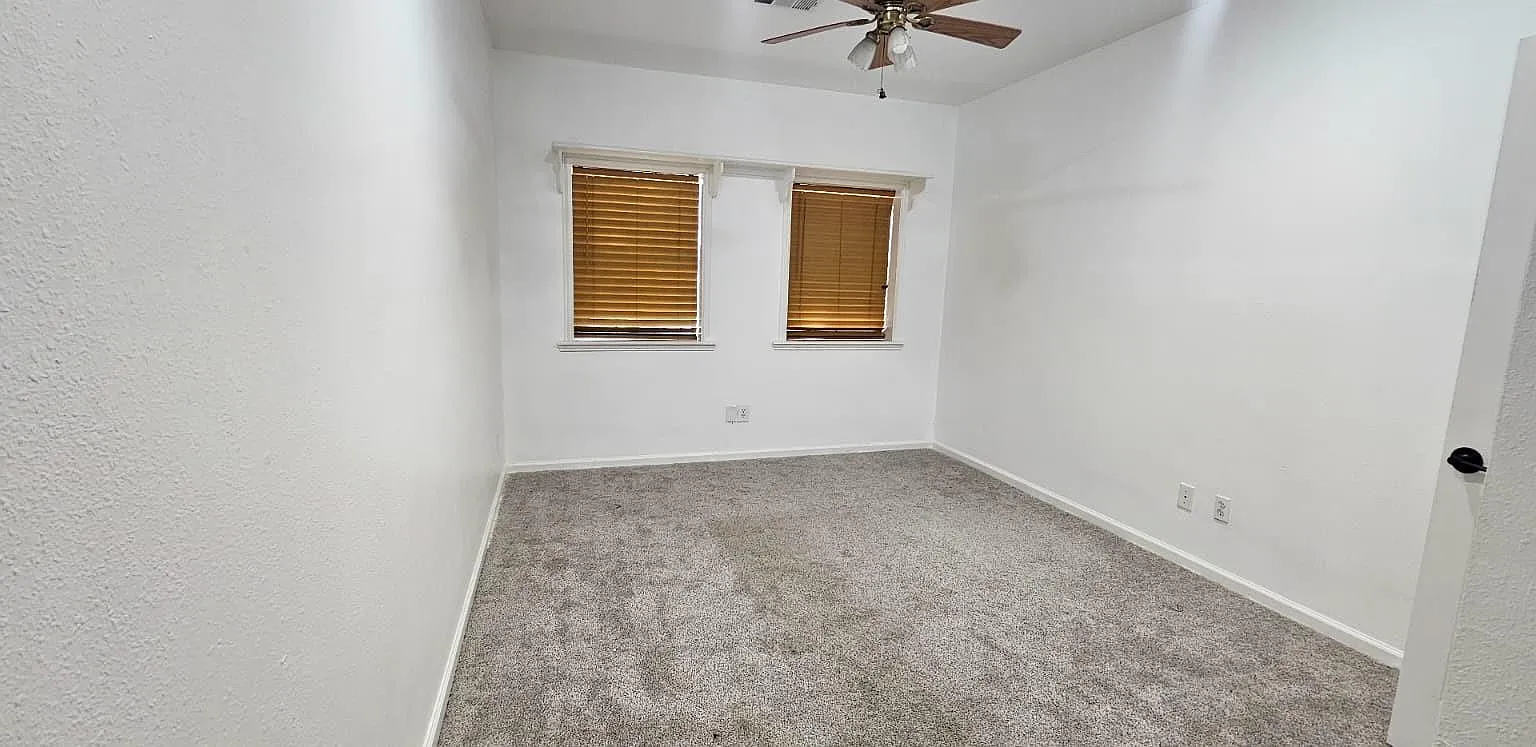 2 bed, 1.0 bath, 1200 sqft, $2,000 — Photo 3