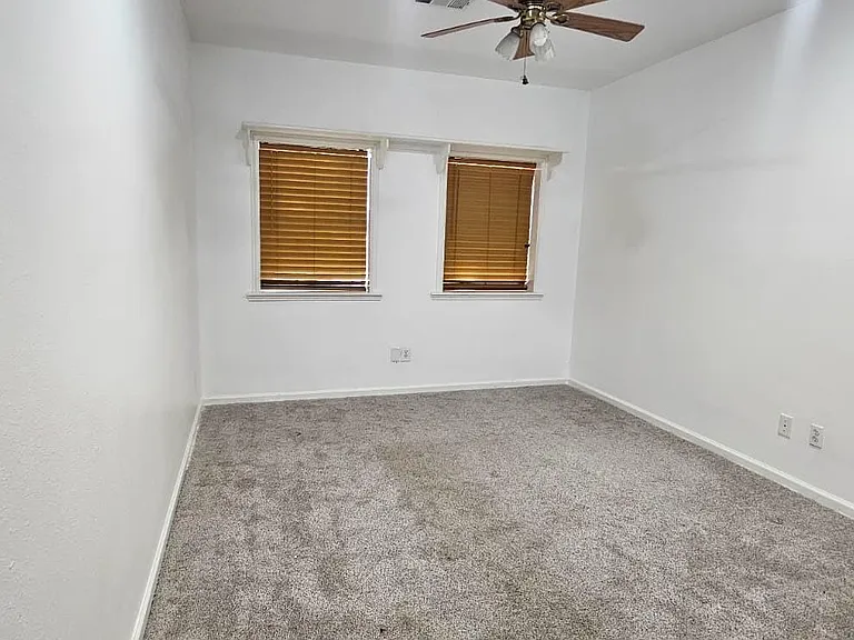 28615 Clay Rd — Photo 3