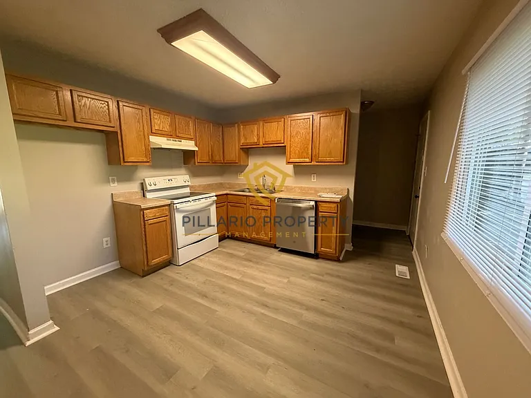 4441 N Vinewood Ave — Photo 4