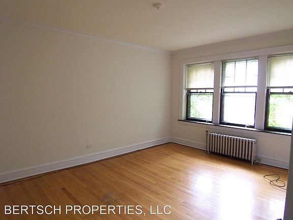 2nd image of 4028 N Paulina St Unit 2B