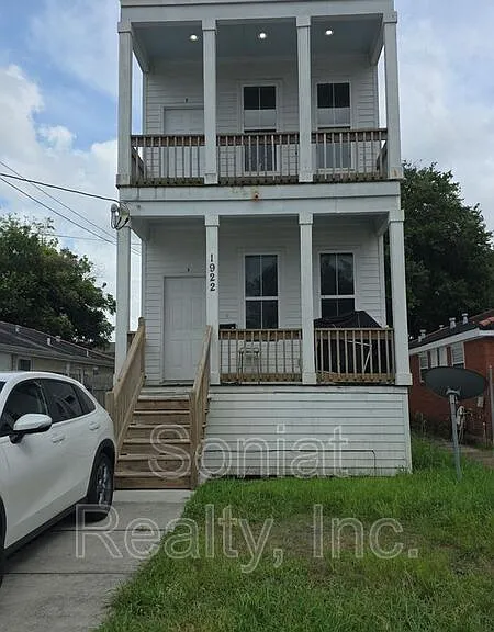 1922B Industry St — Photo 1