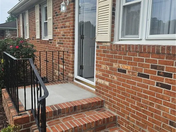 1529 Wood Ave, Chesapeake, VA 23325