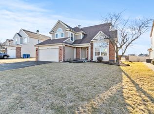 1402 Beaumont Cir, Bartlett, IL 60103