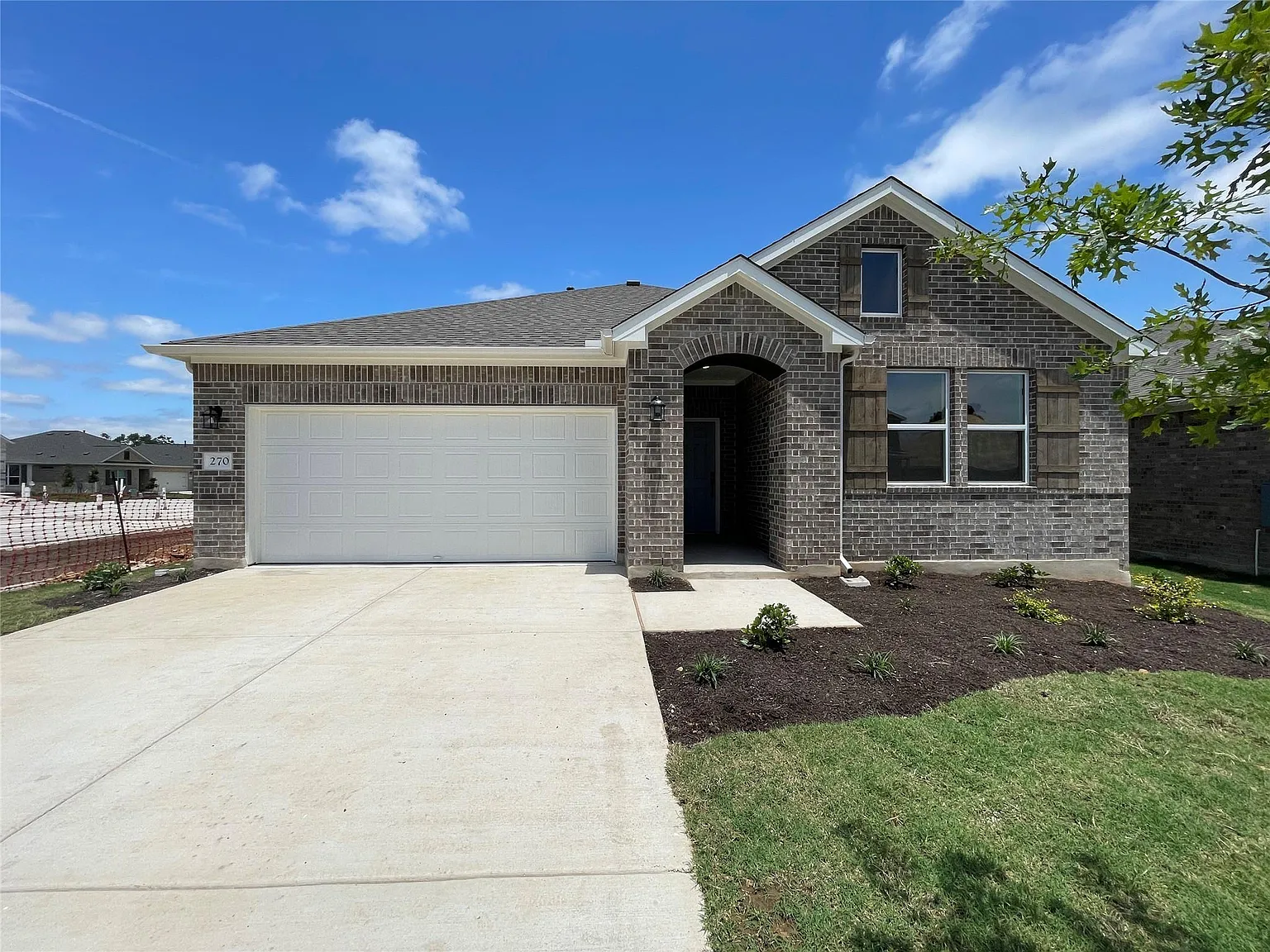 4 bed, 2.5 bath, 1897 sqft, $2,575 — Photo 1