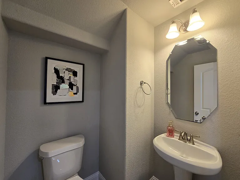8704 McCutchins Dr — Photo 11