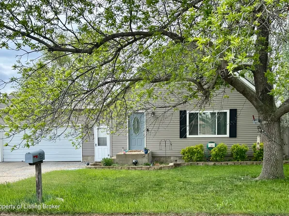 981 1st Ave W, Dickinson, ND 58601