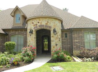 2004 Winding Run Ln, Longview, TX 75605