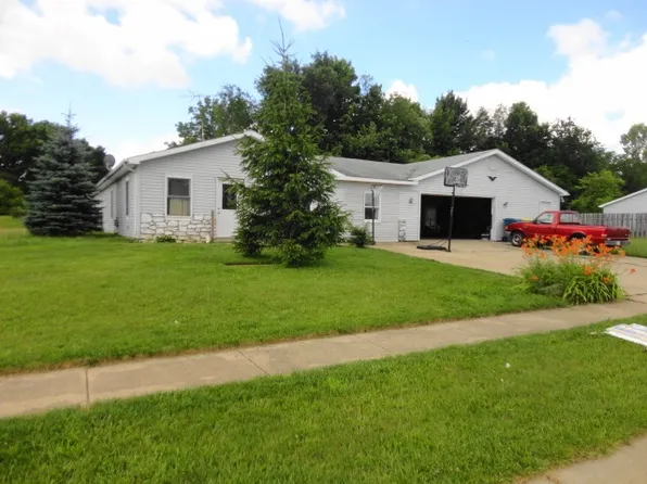 505 Cora Ln, Fremont, IN 46737