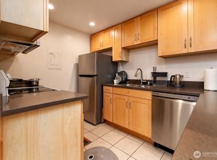 Bellevue Manor, Bellevue, WA 98007