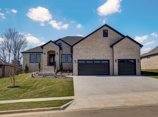 2023 N Silver Charm Avenue, Springfield, MO 65802