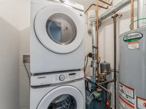 260 Randolph Avenue image 11 of 33