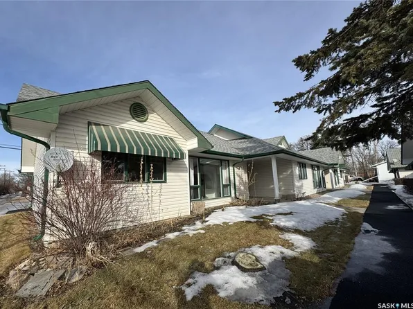 UNIT 105-111 2nd AVENUE E, Rosetown, SK S0L 2V0