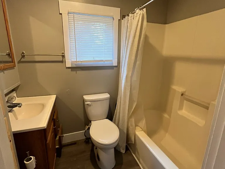 1531 Walnut St NE — Photo 5