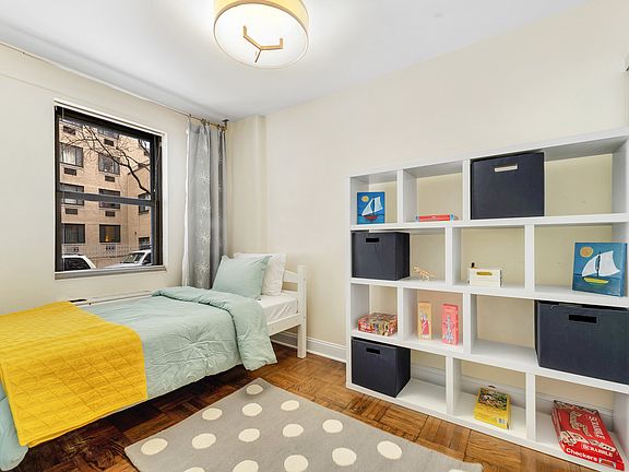 4th image of 200 E 27th St APT 1A