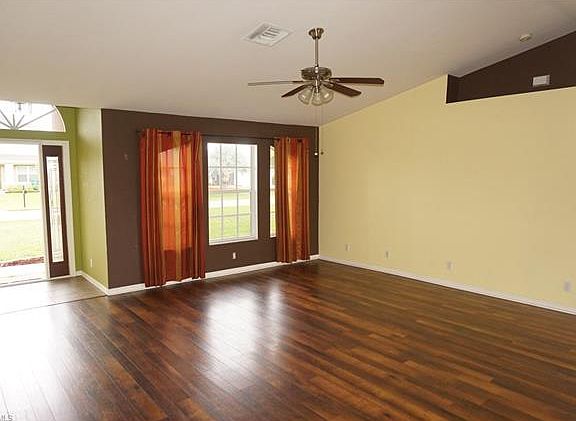 3rd image of 4305 SW 9th Pl