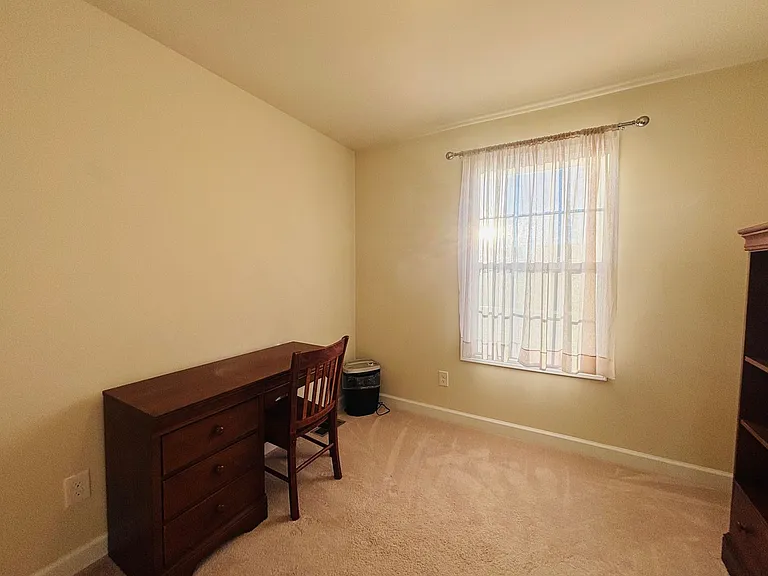 305 Phoenix Blvd NW — Photo 20