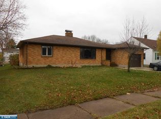 325 8th St NW, Chisholm, MN 55719