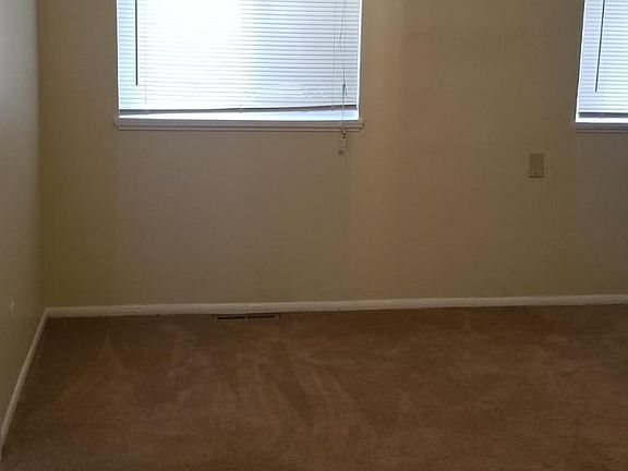 5th image of 4053 Warrensville Center Rd APT A2
