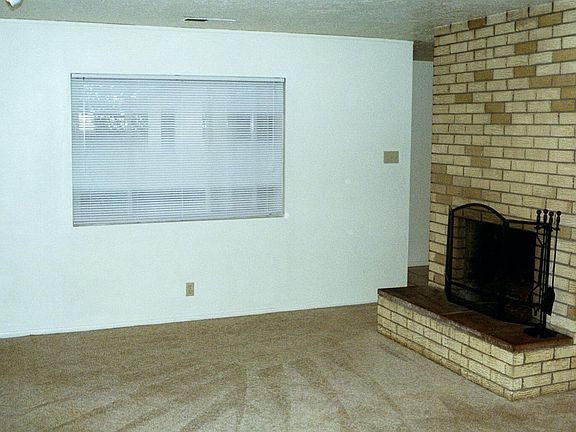 2nd image of 6305 Jo Ann Pl NE