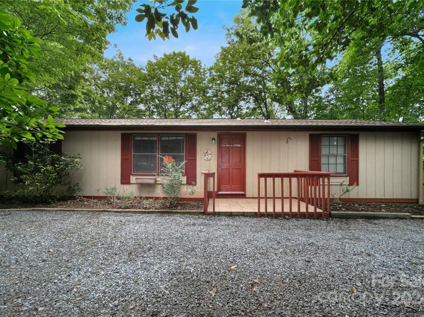 130 Wanei Ct, Brevard, NC 28712