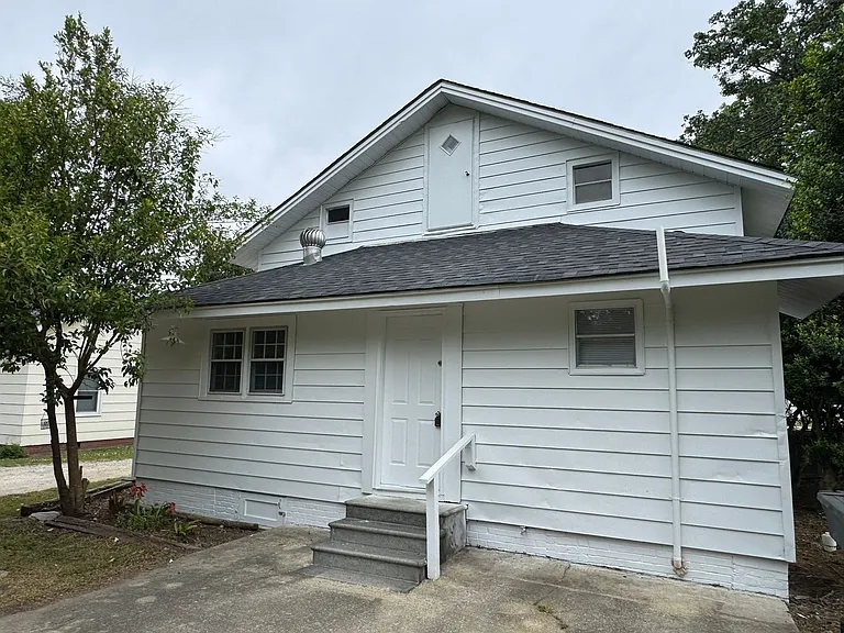 307 E F St — Photo 16