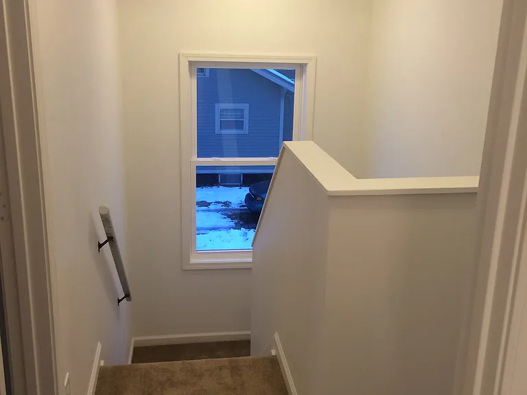 623 Kenwood Ave — Photo 23