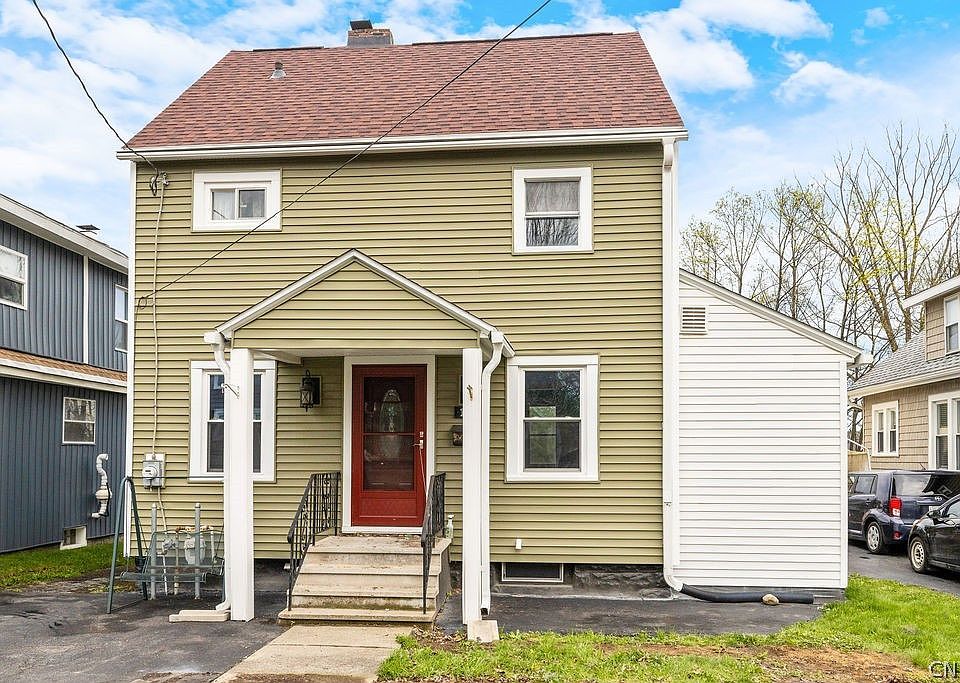 1st image of 135 Huntley St